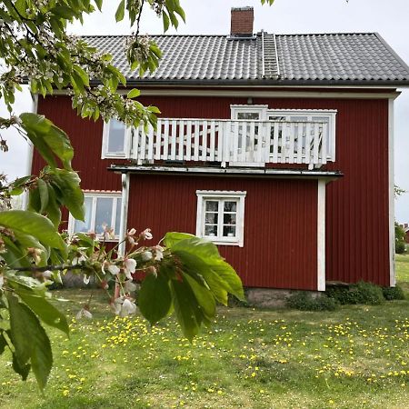 Cozy Red Cottage In The Countryside Outside Vimmerby Gullringen Eksteriør billede