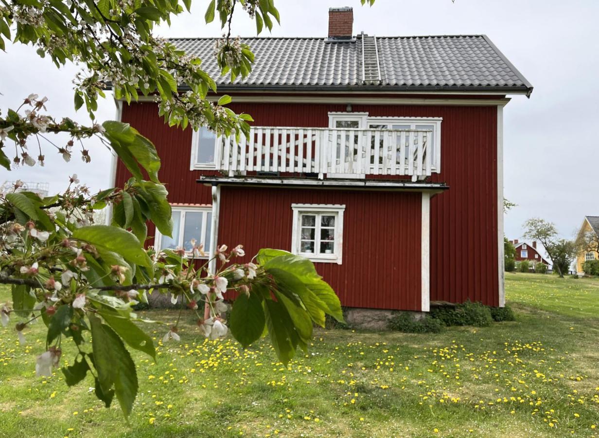 Cozy Red Cottage In The Countryside Outside Vimmerby Gullringen Eksteriør billede