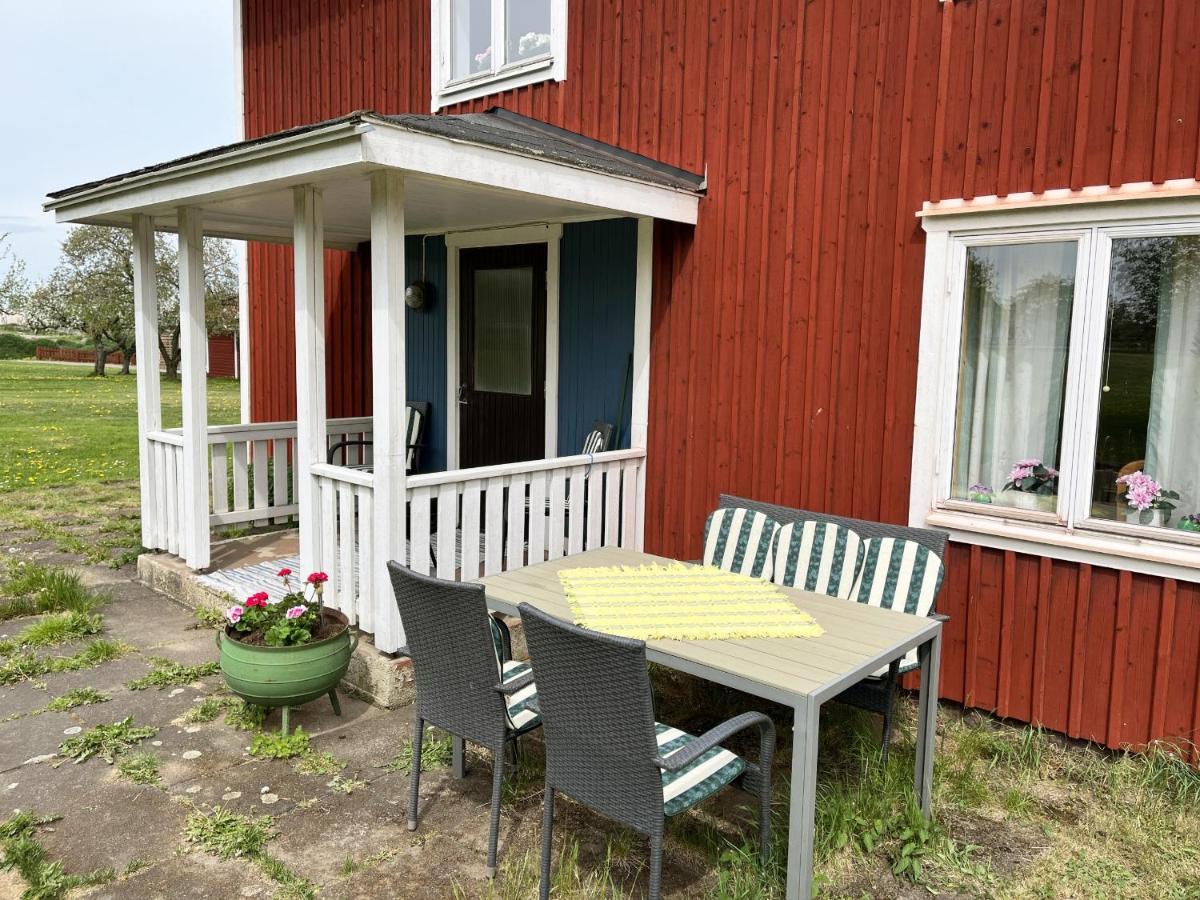 Cozy Red Cottage In The Countryside Outside Vimmerby Gullringen Eksteriør billede
